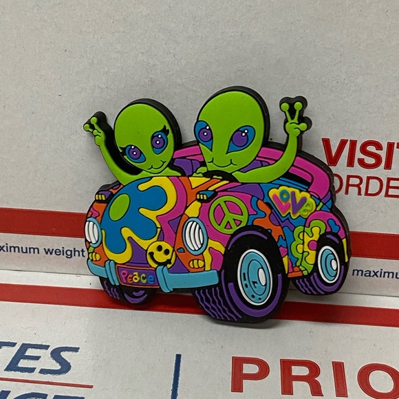 Lisa Frank Crocs Jibbitz Charm - Picture 1 of 3